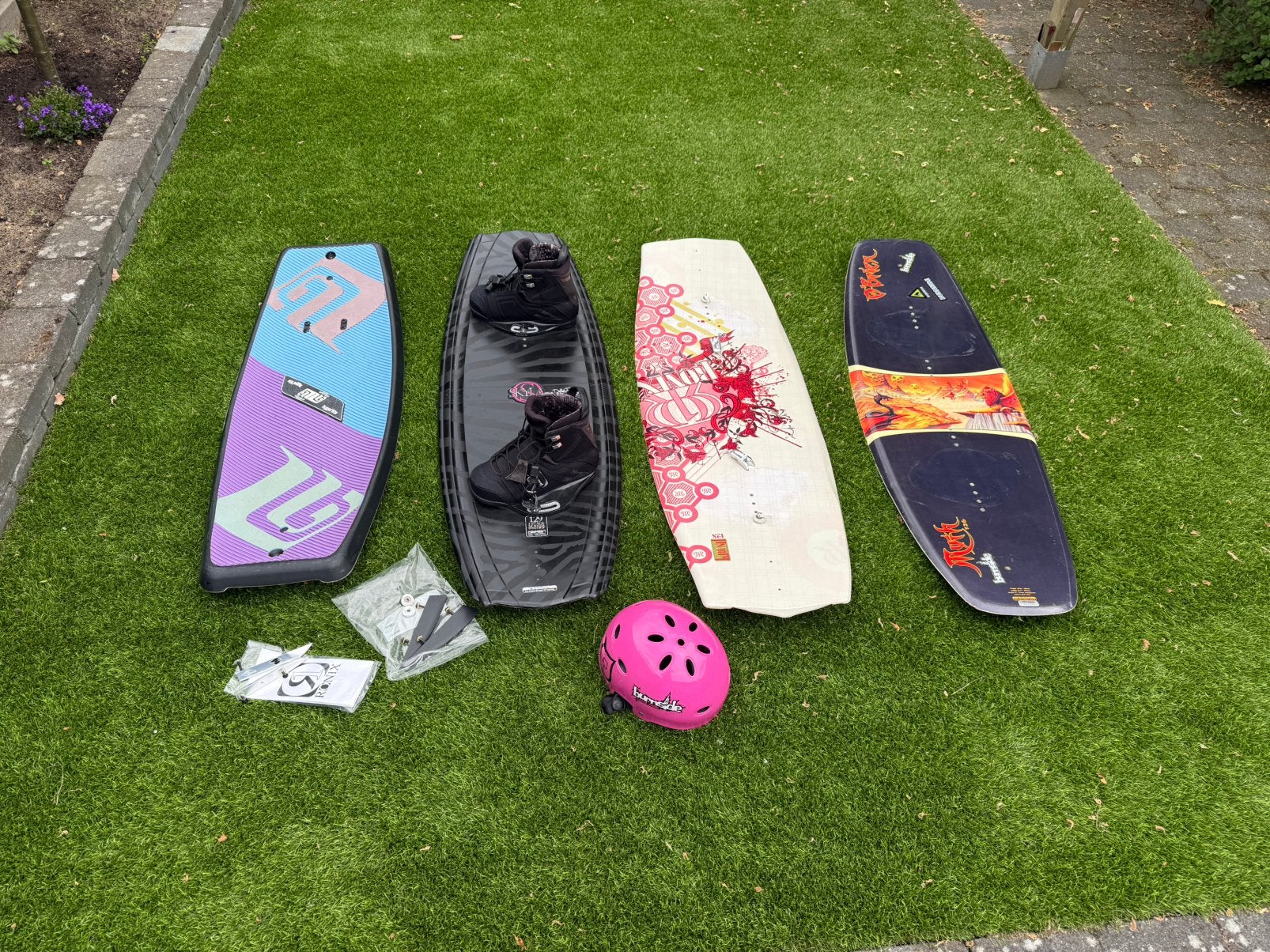 3 oude wakeboards en 1 oude wakeskate., Watersport en Boten, Wakeboarden, Ophalen, Gebruikt