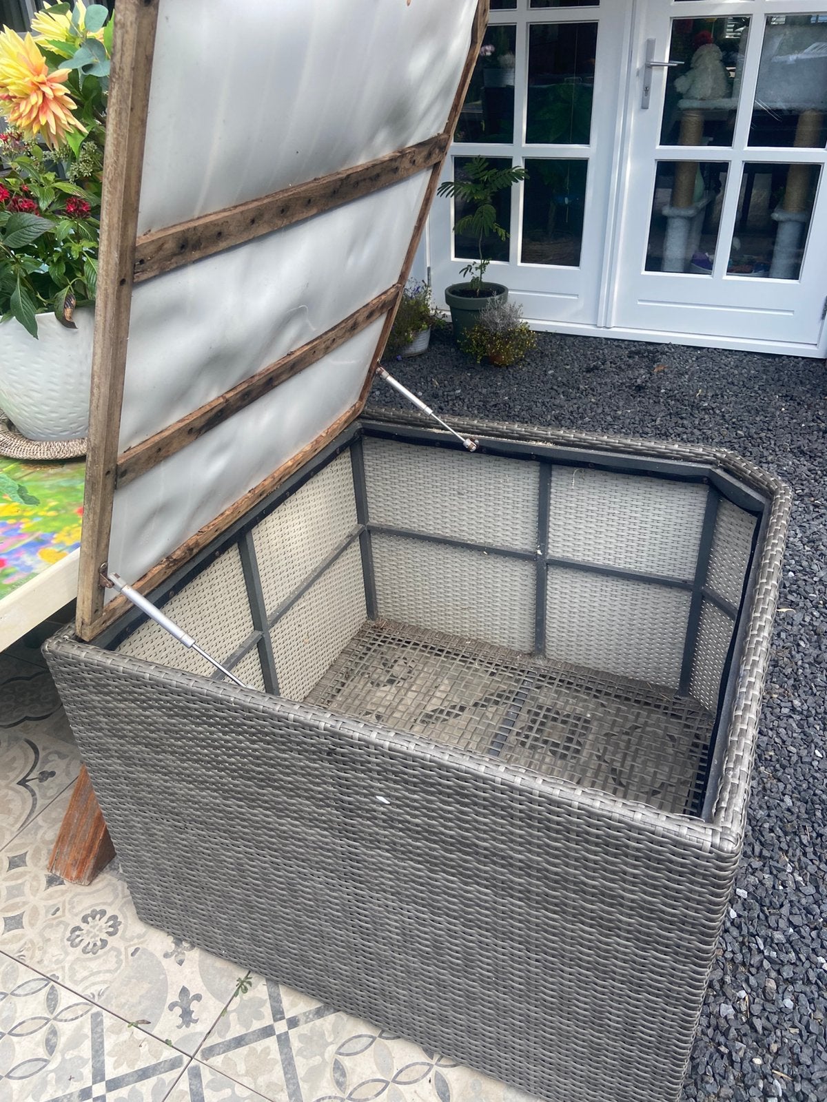 Opbergbak voor in de tuin gratis, Ophalen, Gebruikt, Kunststof