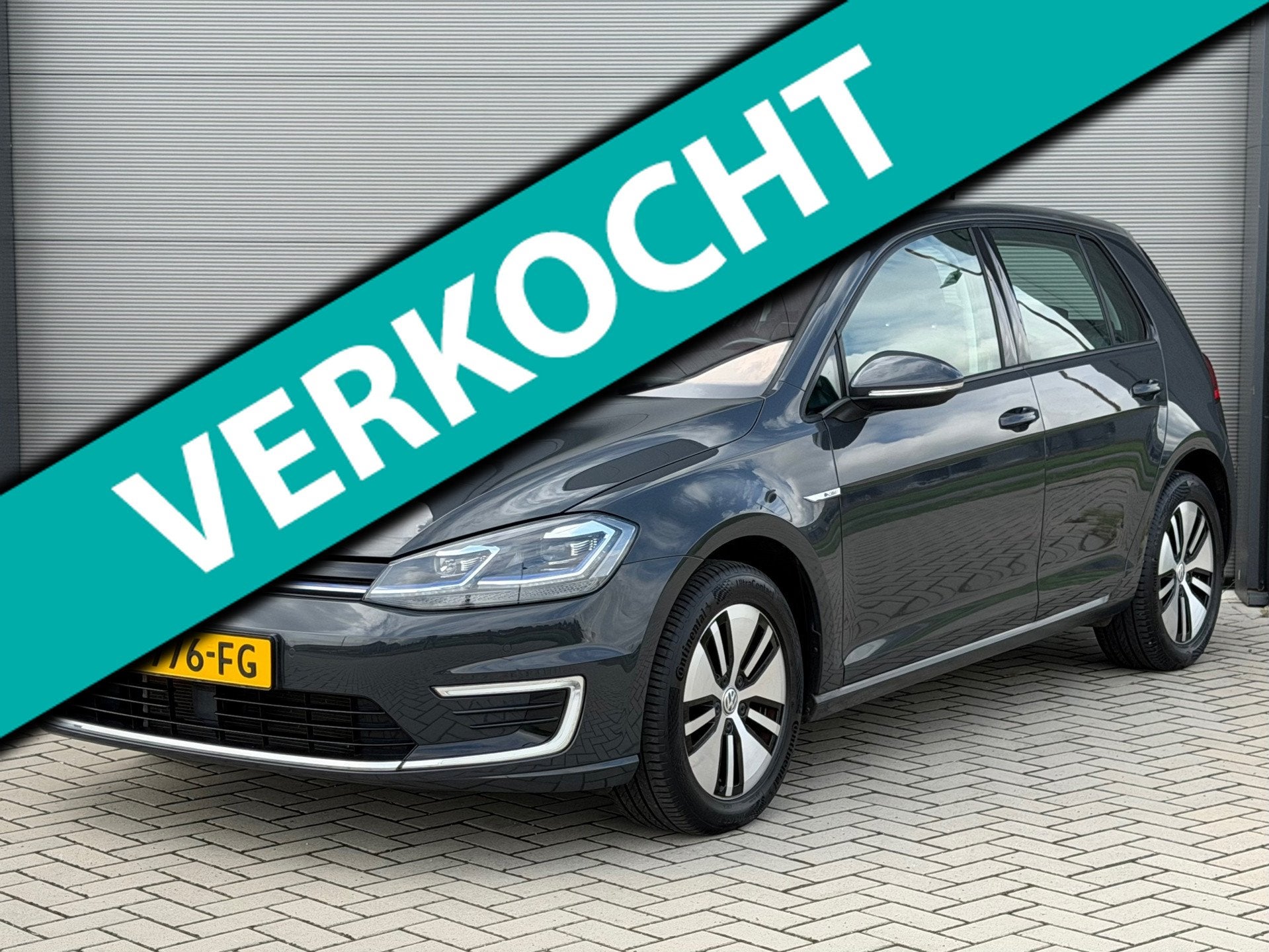 Volkswagen E-Golf E-DITION Aut. | Dealer ond. | Warmtepomp |, Auto's, Dealer onderhouden, Gebruikt, Zwart, 35 kWh