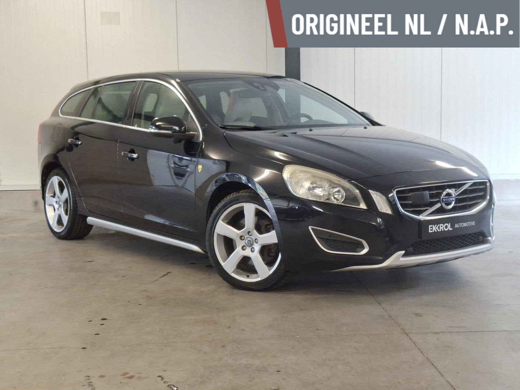 Volvo V60 2.0T Momentum Automaat (Org NL/ACC/Dealerhistorie), Euro 5, 1502 kg, 4 cilinders, Met garantie (alle)