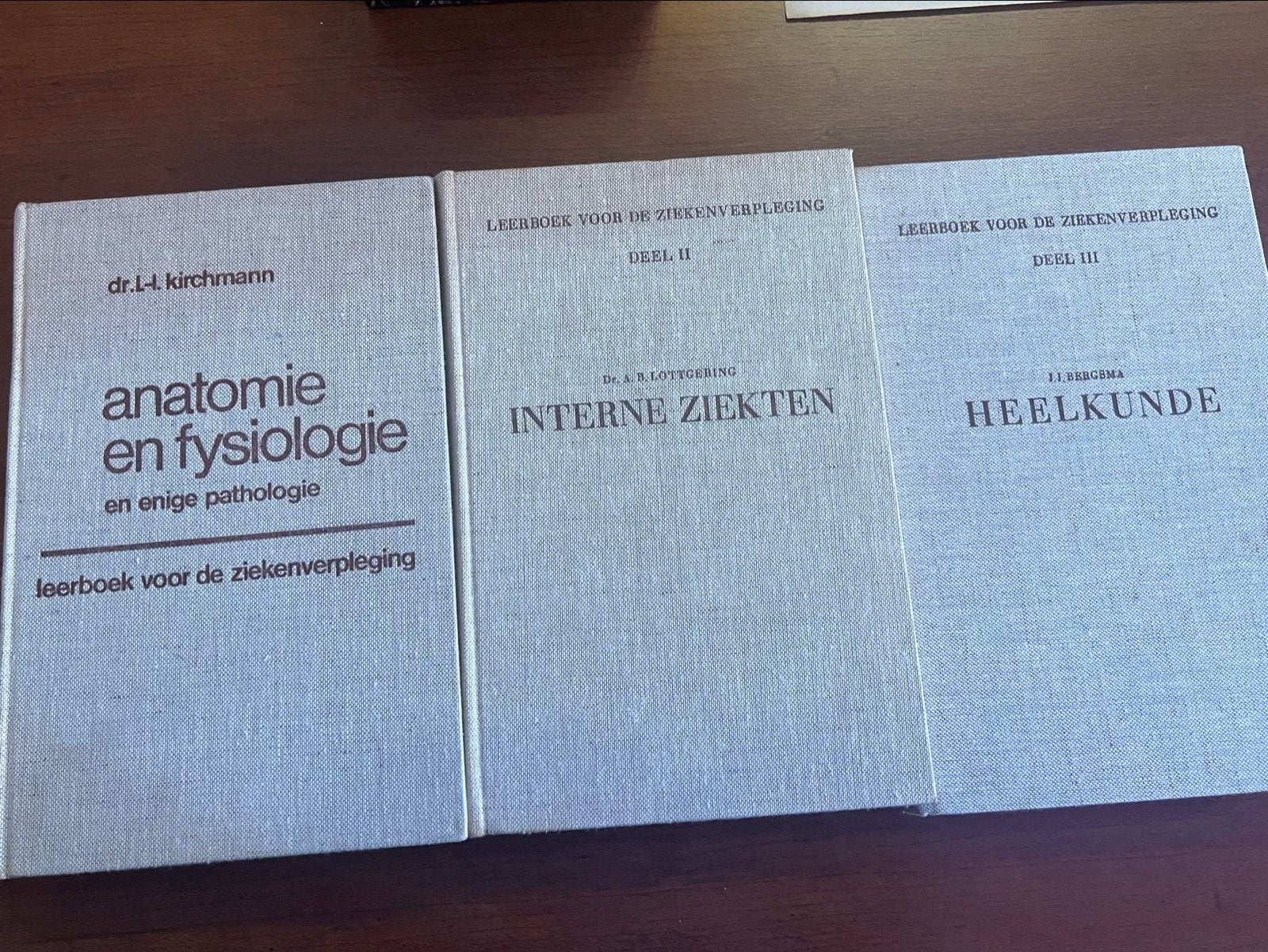 Leerboeken Ziekenverpleging & Anatomie/Fysiologie (3 stuks), Boeken, Ophalen of Verzenden, Beta, Gelezen, MBO