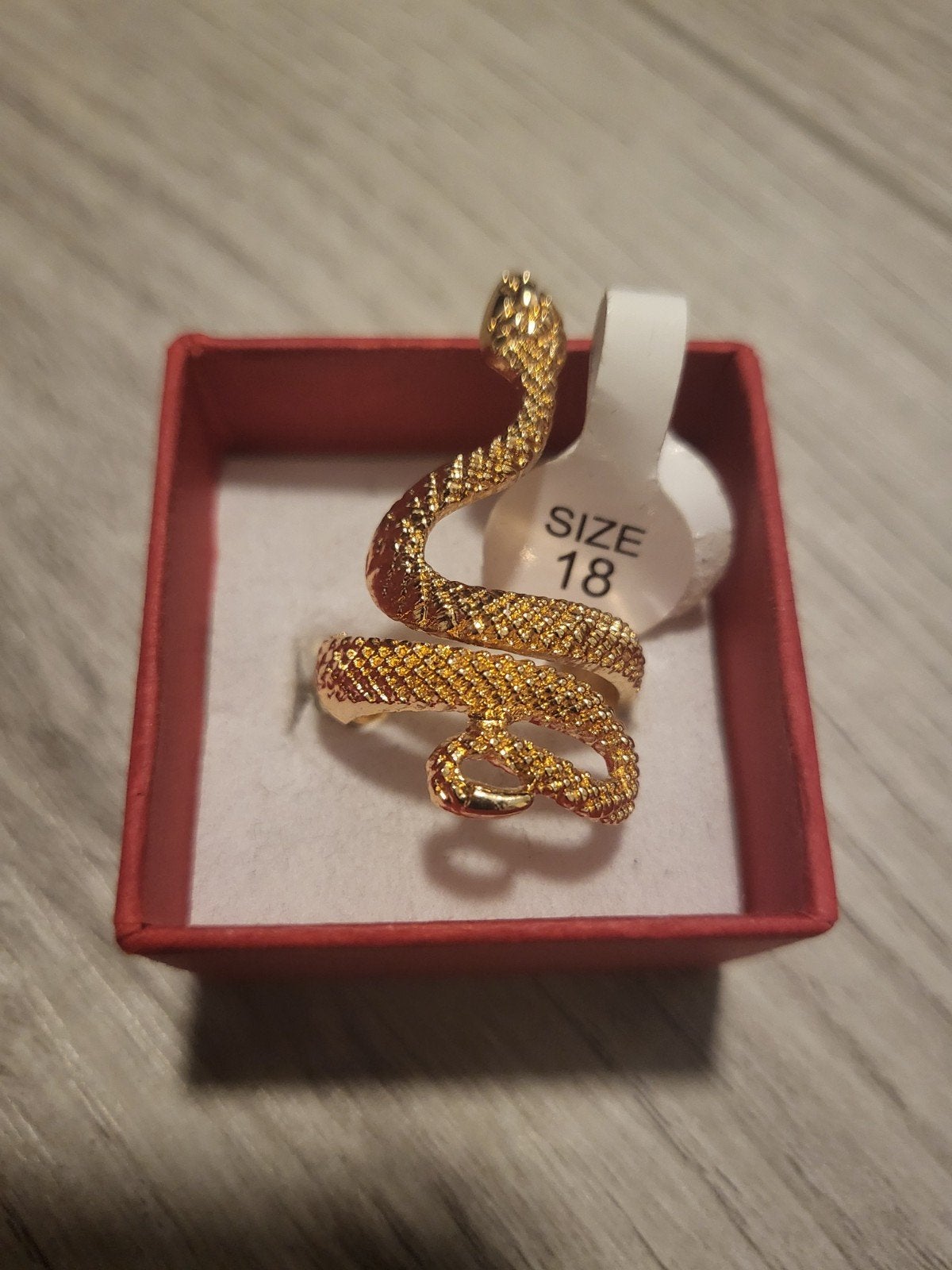 Nieuwe gouden slang ring - Maat 18, Nieuw, Ophalen of Verzenden, Dame of Heer, Goud