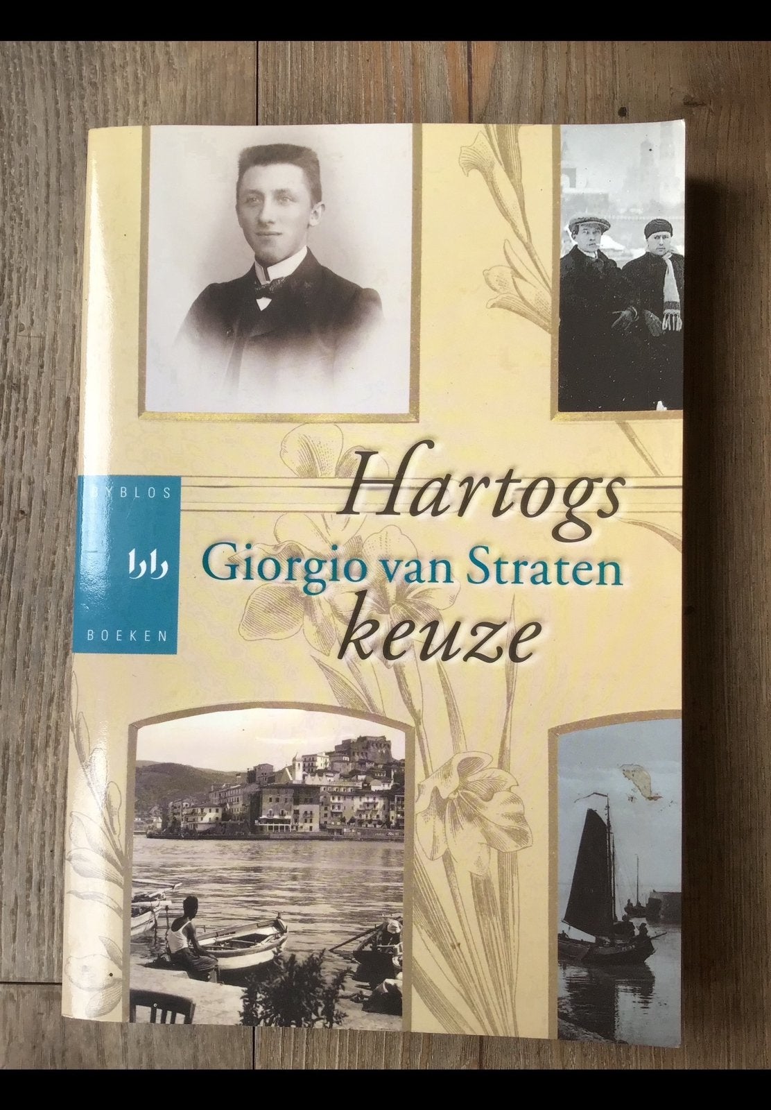 Roman over fam v Straten. Giorgio v Straten : Hertogs keuze., Ophalen of Verzenden, Zo goed als nieuw