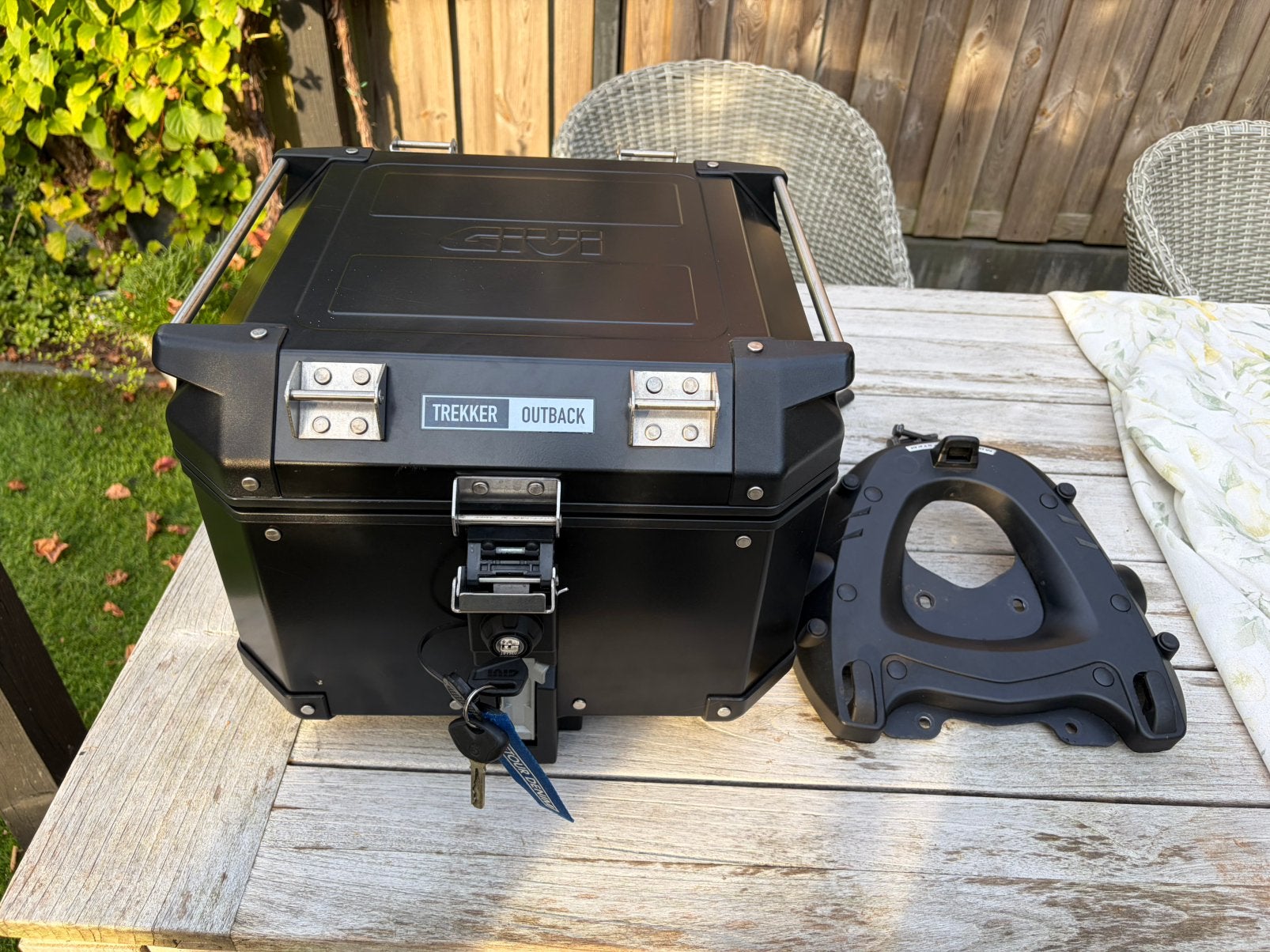 Givi Trekker Outback topkoffer incl. bevestigingsplaat., Ophalen, Zo goed als nieuw