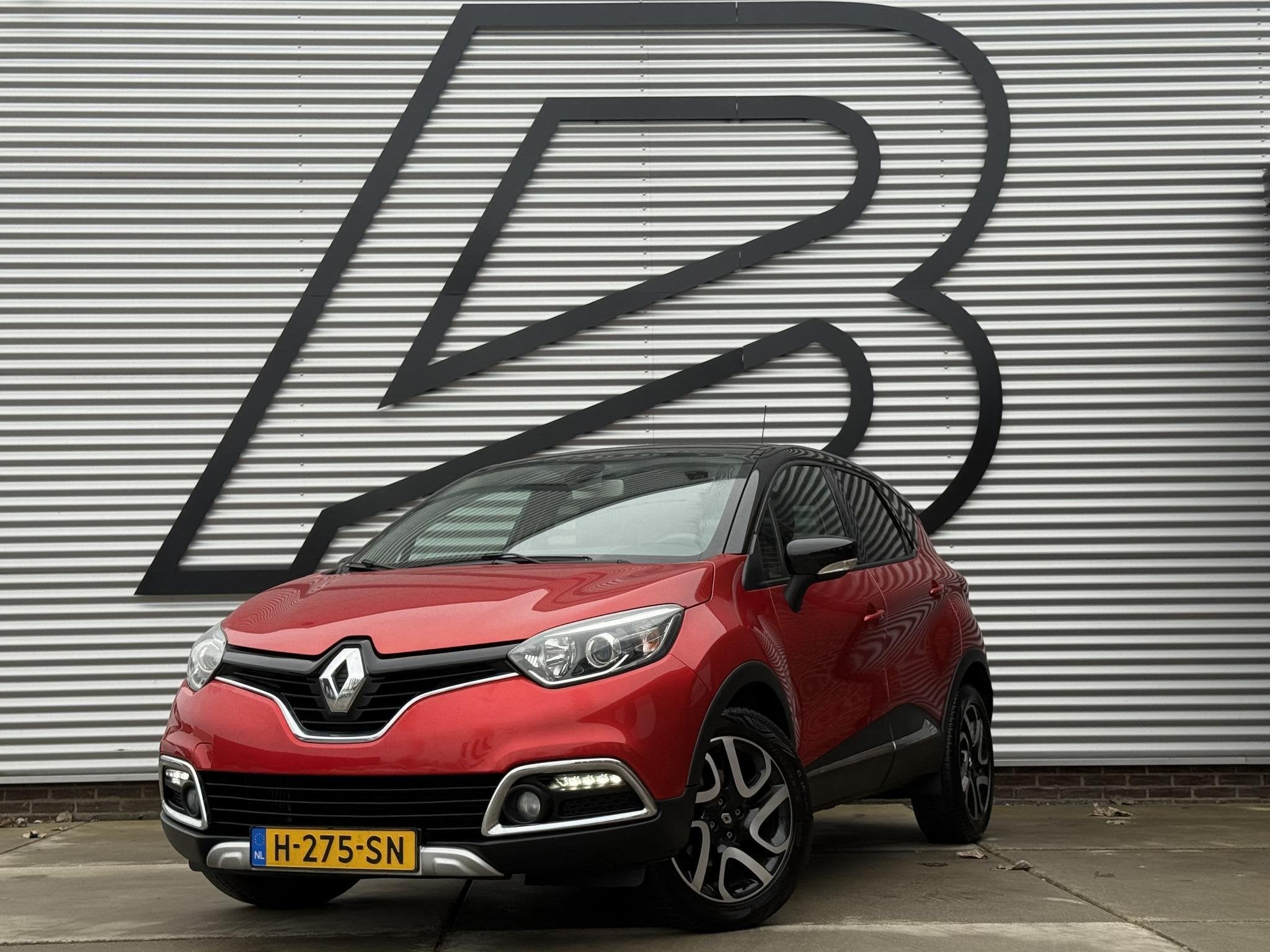 Renault Captur 1.2 TCe Helly Hansen 2e Eigenaar|Navi|Camera|, Auto's, Renault, Euro 5, Stof, 4 cilinders, SUV of Terreinwagen