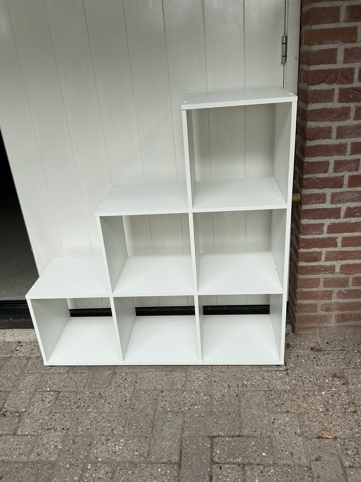 Witte kubus opbergkast - Trapvormig design, Ophalen, Met plank(en), Gebruikt, 100 tot 150 cm