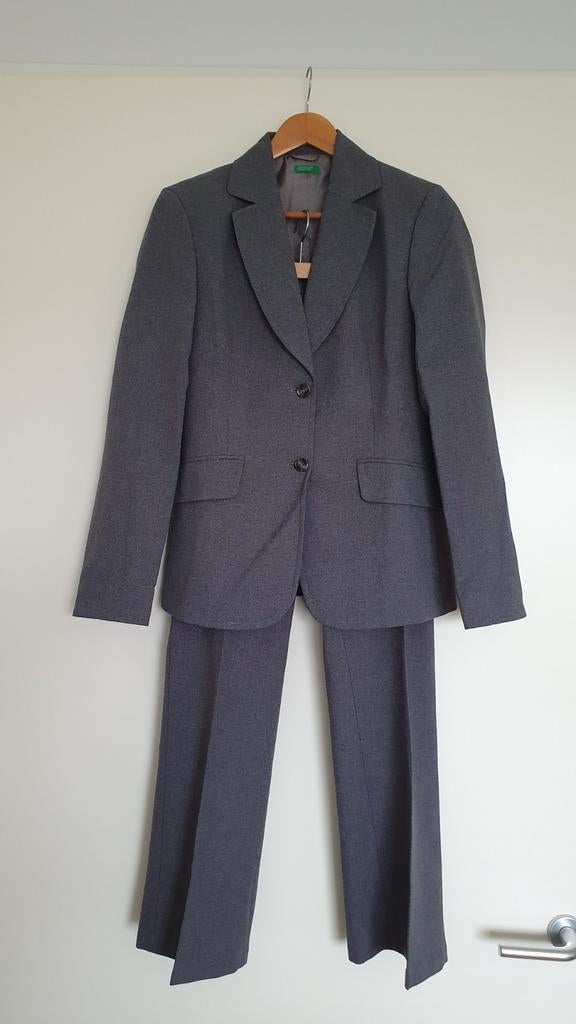 Benetton grijs dames pak colbert rok en broek NL36 I42, Ophalen of Verzenden, Zo goed als nieuw, Grijs