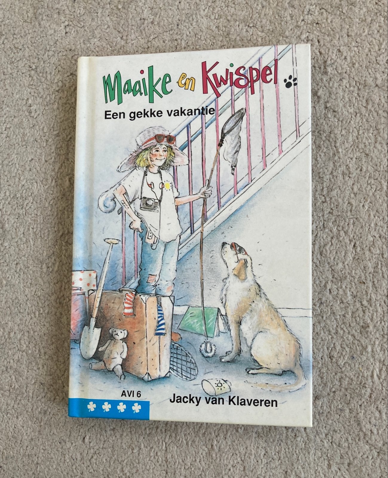 Maaike en Kwispel: Een gekke vakantie - Jacky van Klaveren, Ophalen of Verzenden, Zo goed als nieuw