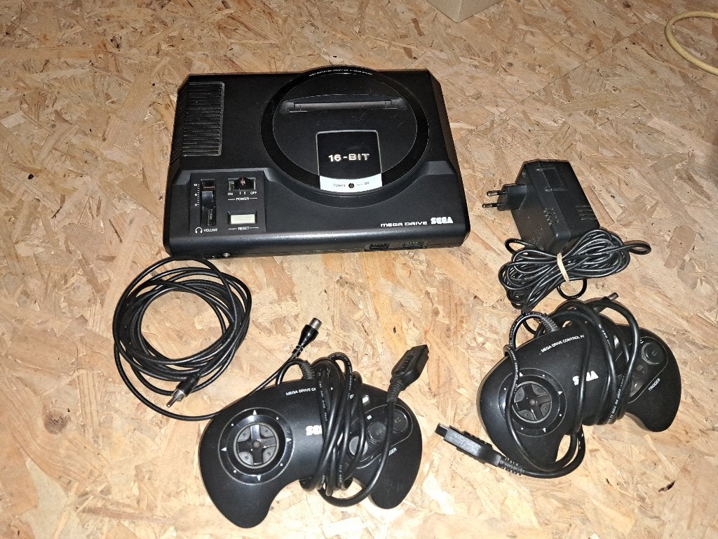 Sega Mega Drive 1, Ophalen of Verzenden, Zo goed als nieuw, Met 1 controller, Mega Drive