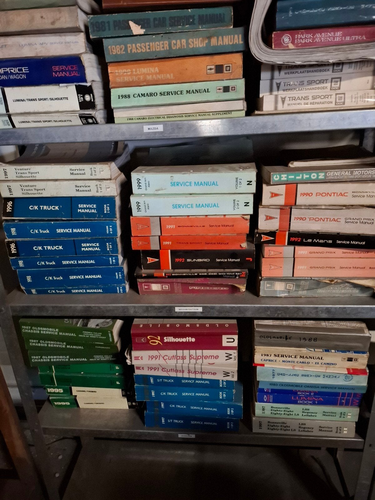 Diverse auto service manuals (Chevrolet, Pontiac, Oldsmobile, Boeken, Auto's | Boeken, Ophalen of Verzenden, Gelezen, Chevrolet