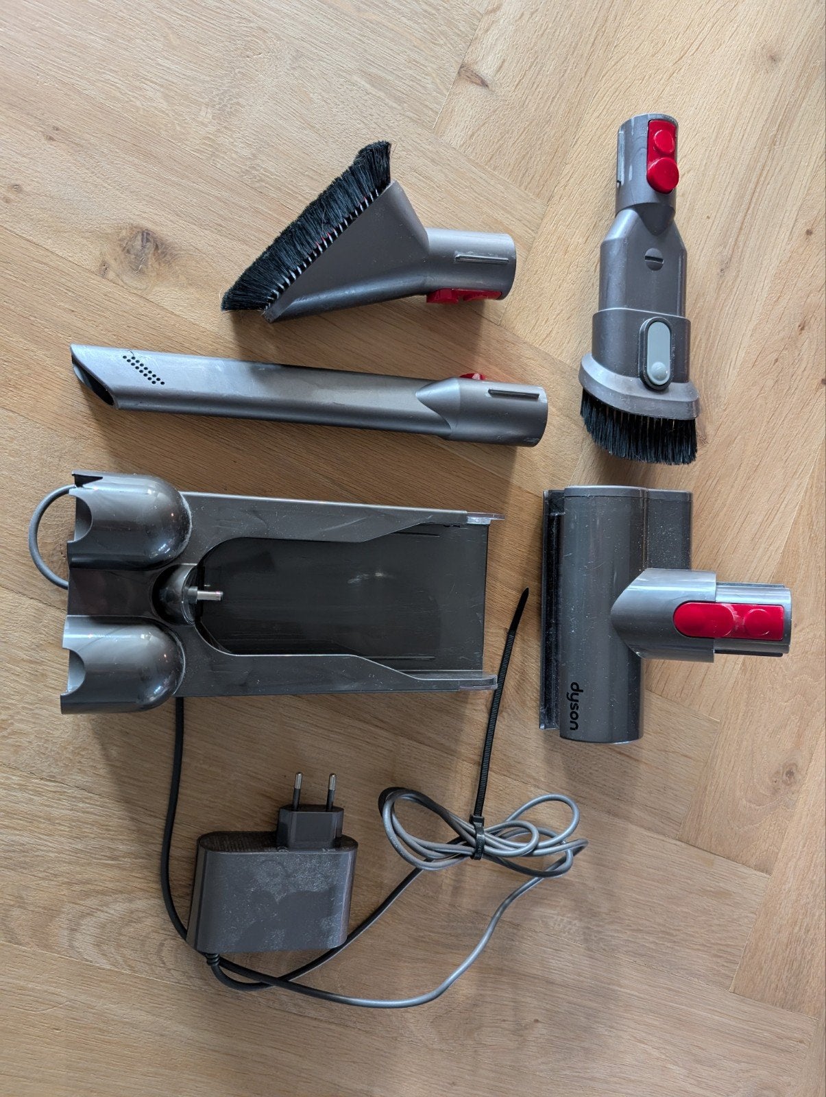 Dyson V10 fluffy accessoires (stofzuiger is stuk), Ophalen, Gebruikt, Draadloos, Dyson