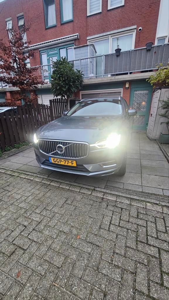 Volvo XC60 T8 Twin Engine 390pk Geartronic AWD 2020 (import), Auto's, Volvo, Automaat, Dealer onderhouden, 1969 cc, Bruin