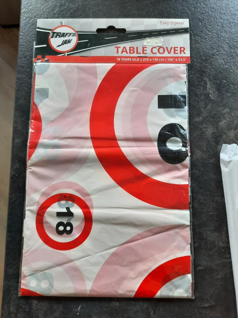 Tafelkleed 18 jaar - Feestelijke versiering voor verjaardag, Ophalen of Verzenden