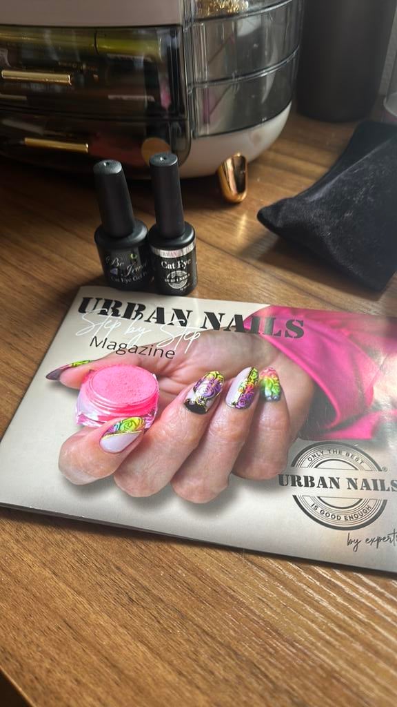 Urban nails cateye, Ophalen of Verzenden, Zo goed als nieuw, Handen en Nagels