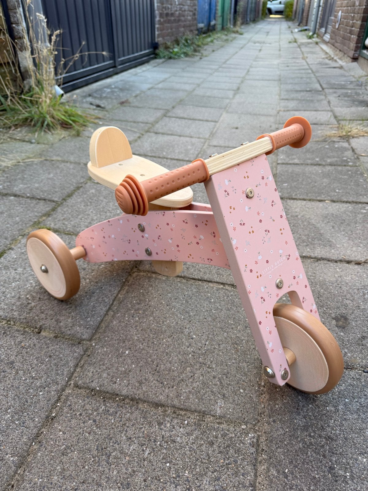 Little Dutch Houten Driewieler - Zo goed als nieuw, Fietsen en Brommers, Ophalen, Zo goed als nieuw, Verstelbare zitting