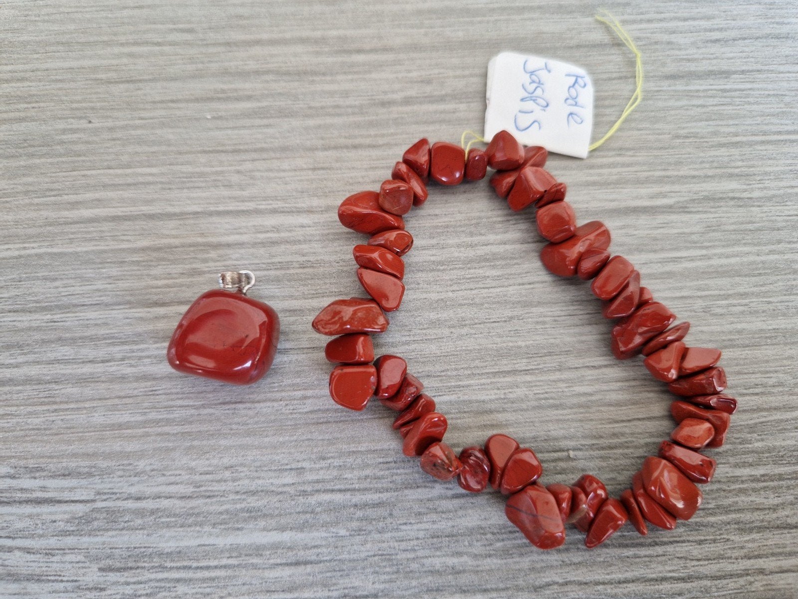 rode jaspis split armband met hanger nieuw, Sieraden, Tassen en Uiterlijk, Met hanger, Nieuw, Ophalen of Verzenden, Steen of Mineraal