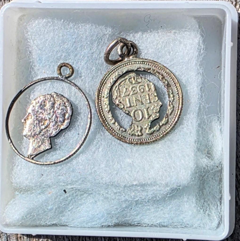 zilveren wilhelmientjes als hangertje, Ophalen of Verzenden, Koningin Wilhelmina, 10 cent, Zilver