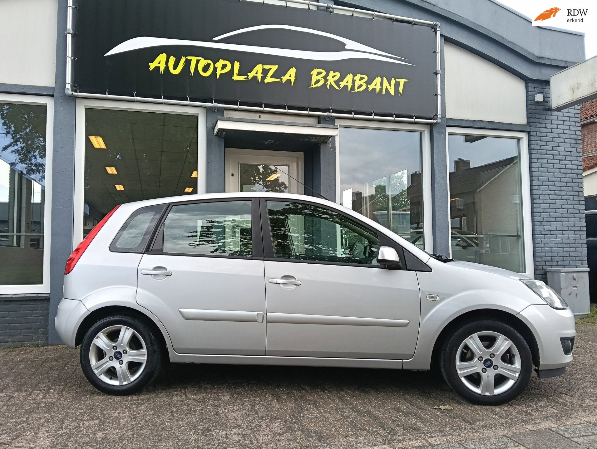 Ford FIESTA 1.3 8V FUTURA XL/ LUXE UITVOERING/ CLIMA/ AUX/ P, Stof, 1242 cc, 4 cilinders, Origineel Nederlands