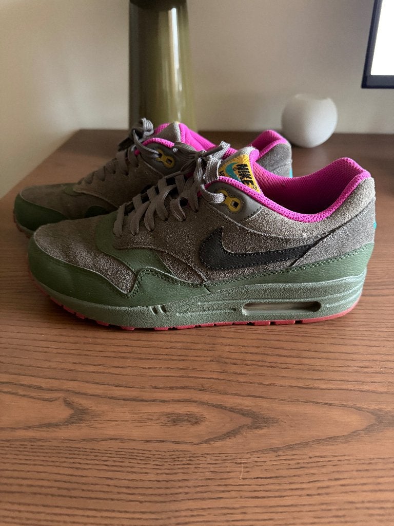 Nike Air Max 1 Pewter Carbon - Maat 42,5, Kleding | Heren, Ophalen, Overige kleuren, Nike, Sneakers of Gympen