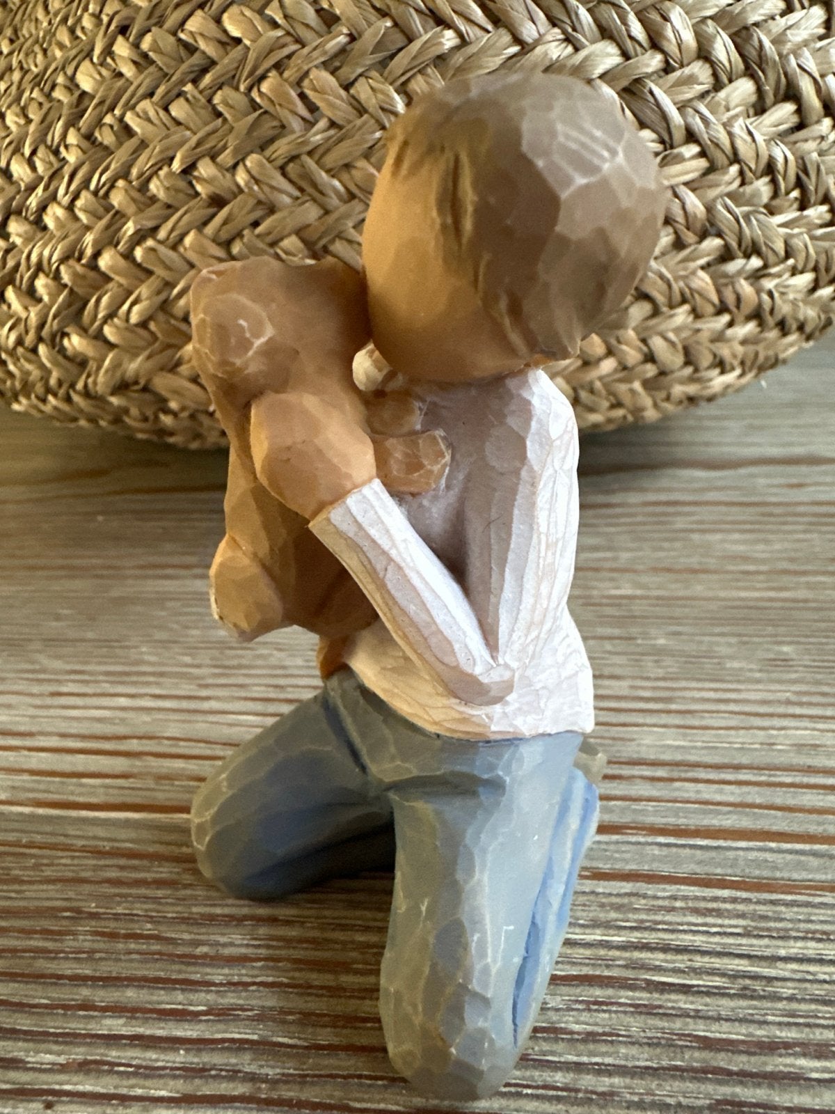 Willow Tree Kindness beeldje - Jongen met puppy, Verzamelen, Ophalen of Verzenden, Zo goed als nieuw, Mens