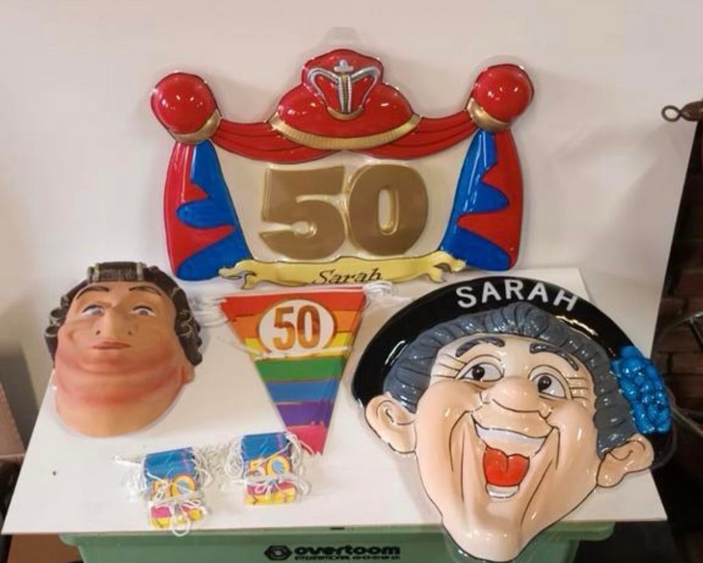 Sarah 50 jaar feestpakket - Versiering en maskers, Hobby en Vrije tijd, Feestartikelen, Ophalen of Verzenden, Gebruikt, Versiering