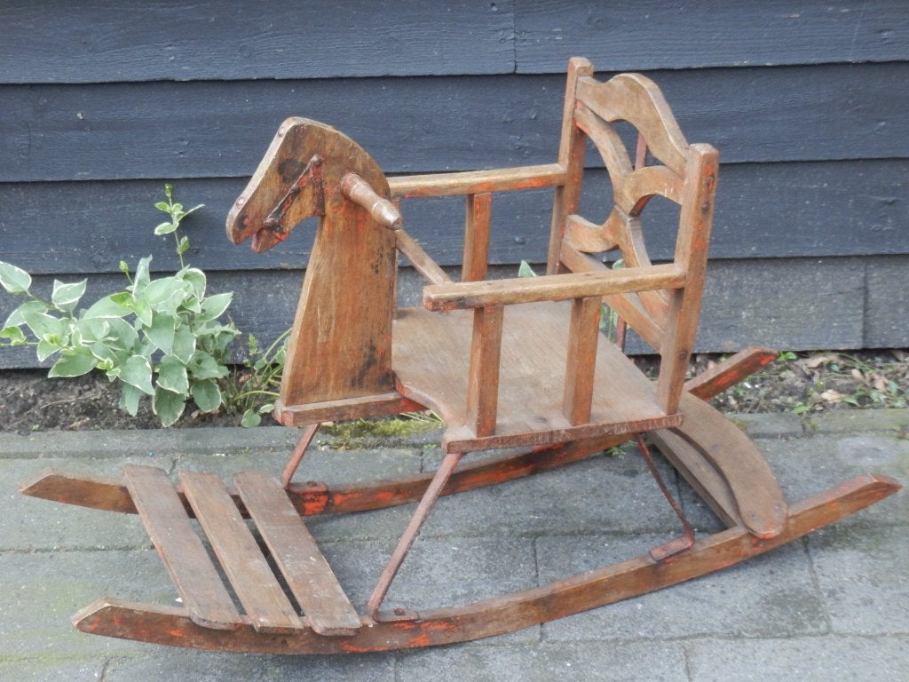 Antiek houten hobbelpaard uit Frankrijk, Ophalen