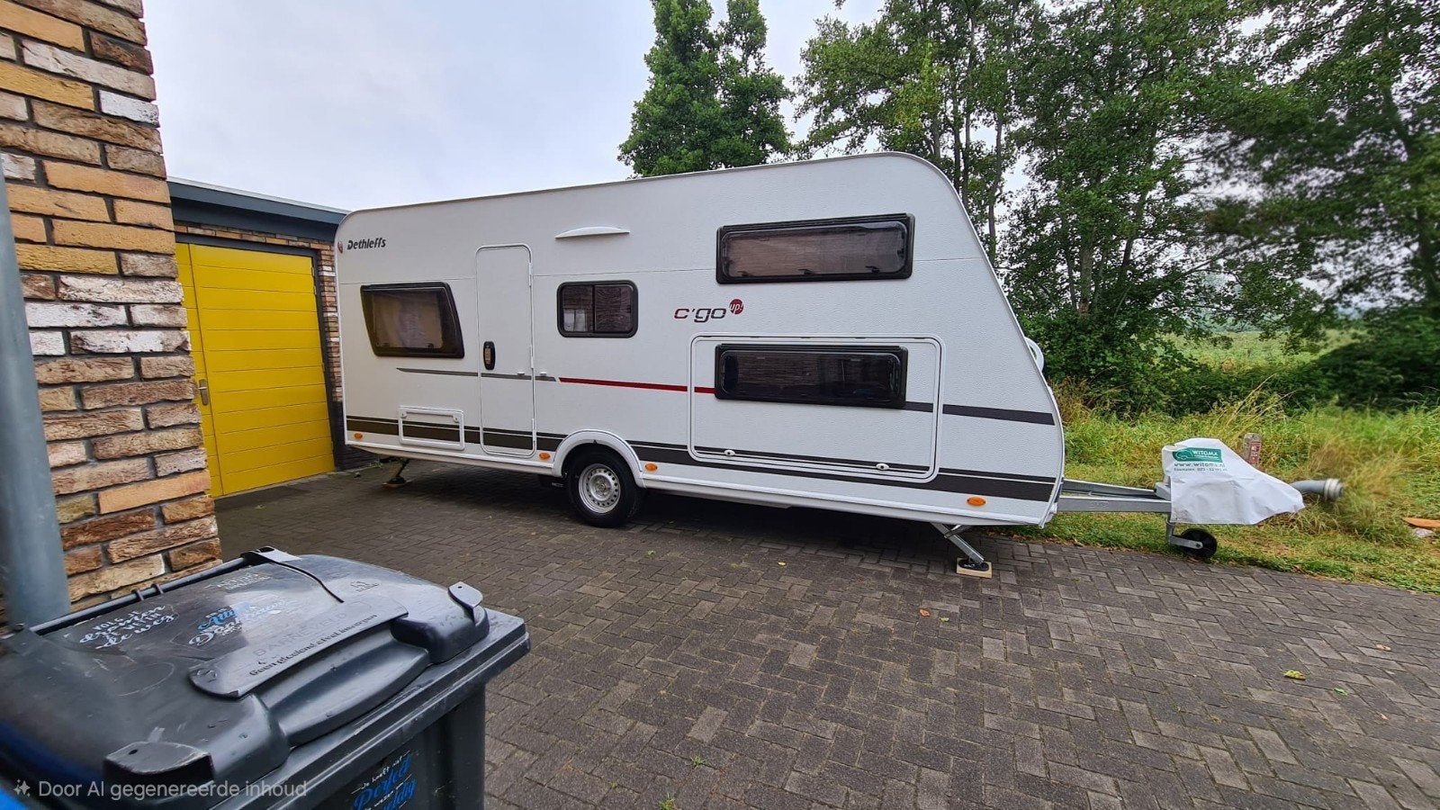Prachtige familie caravan met 11 slaapplaatsen., Rondzit, Hefbed, 7 tot 8 meter, Particulier