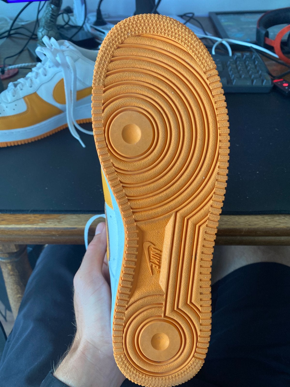 Nike Air Air Force 1 - Oranje/wit, Sport en Fitness, Ophalen of Verzenden, Zo goed als nieuw, Schoenen