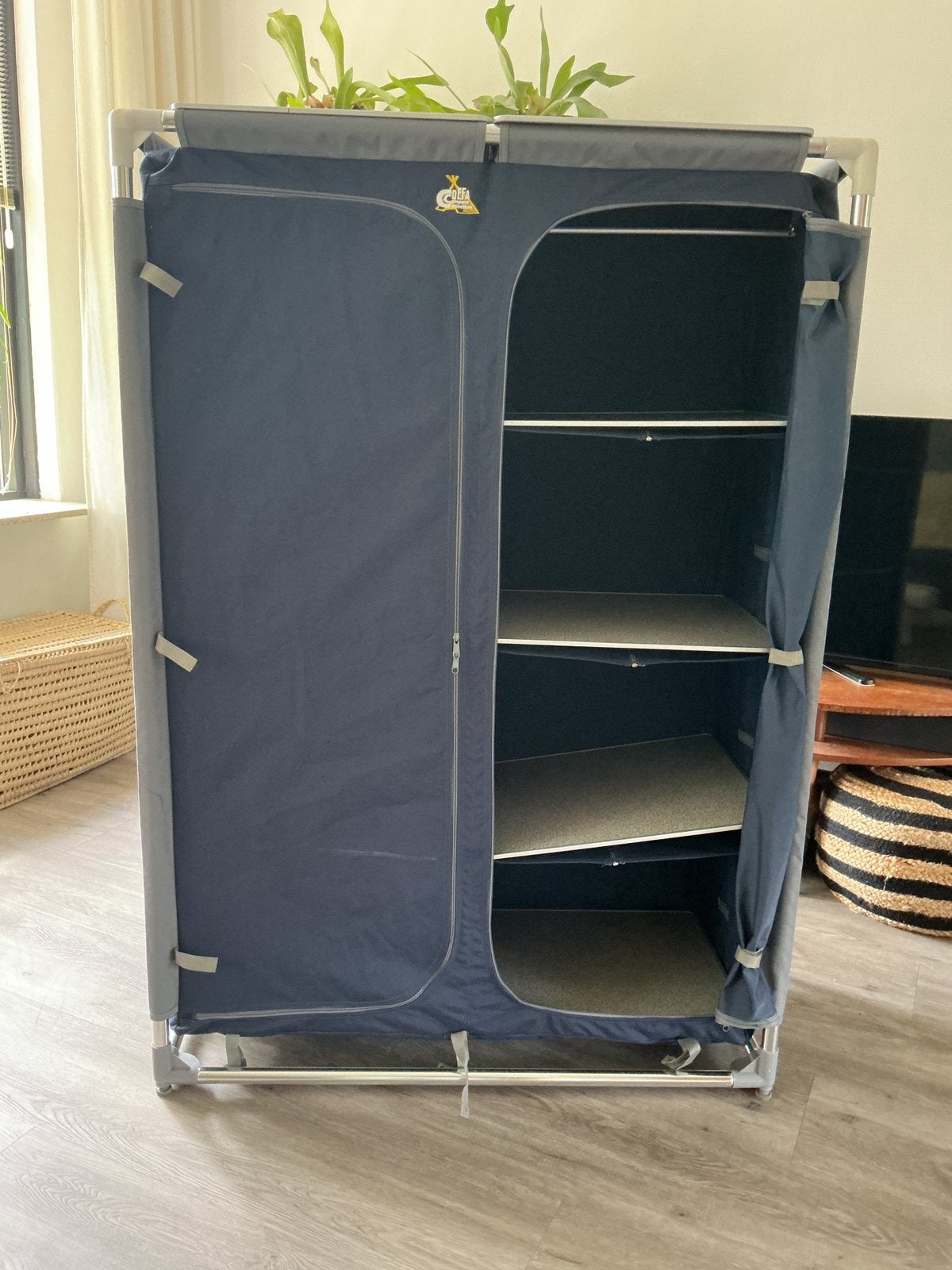 DEFA camping hang/leg kast, Caravans en Kamperen, Kampeermeubelen, Ophalen, Gebruikt, Campingkast