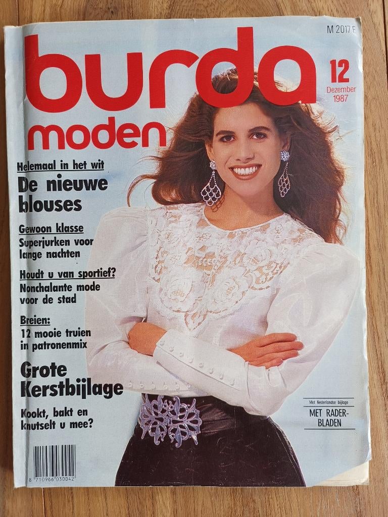 Burda december 1987  superjurken, Overige typen, Vrouw, Zo goed als nieuw, Burda