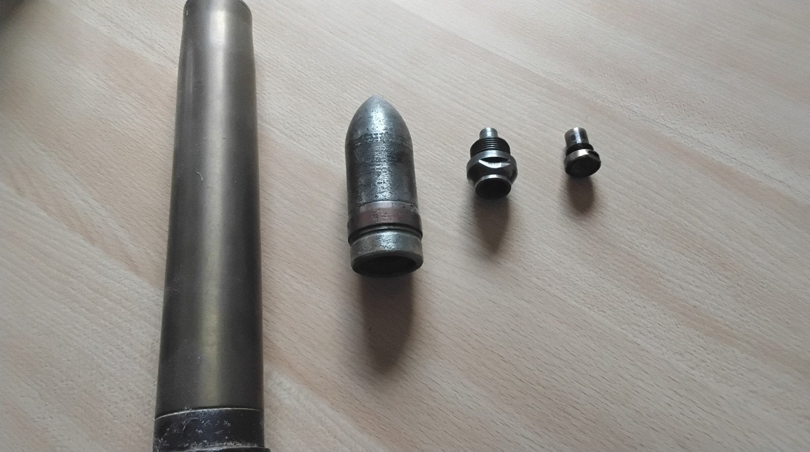 3,7 Cm Pak huls kompleet, Verzamelen, Ophalen of Verzenden, Duitsland, Hulzen of Bodemvondsten