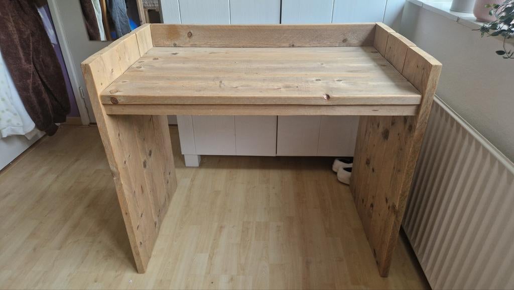 Steigerhouten kinderbureau / speeltafel, Ophalen, Gebruikt, Tafel