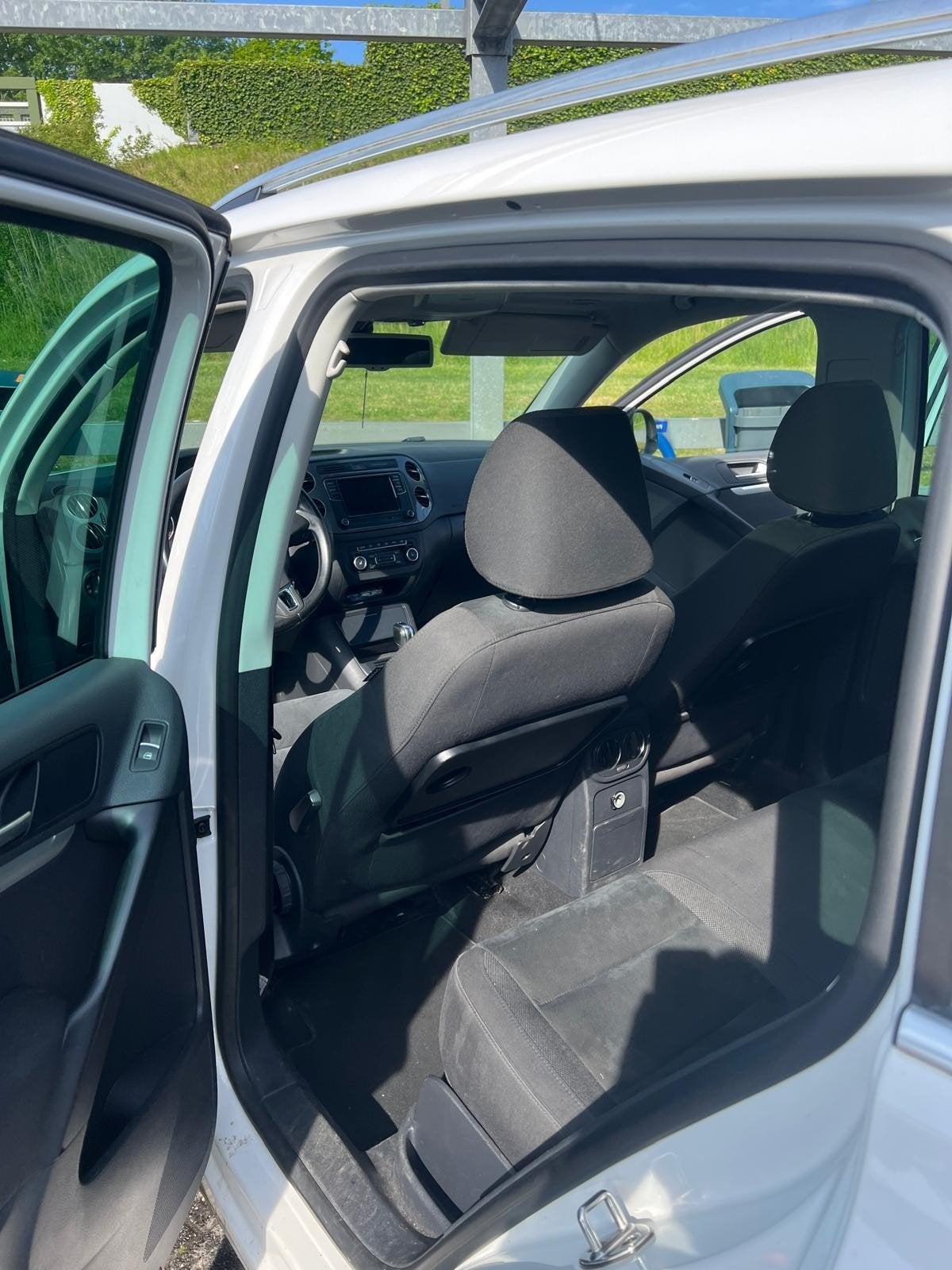 Foto 11 van Volkswagen Tiguan R-Line 2.0 TSI 155KW/210PK 4M 7-DSG 2012 W
