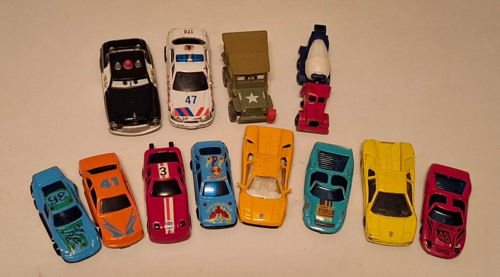 Verzameling van 12 diverse speelgoedauto's, Hobby en Vrije tijd, Overige merken, Gebruikt, 1:50 of kleiner, Auto