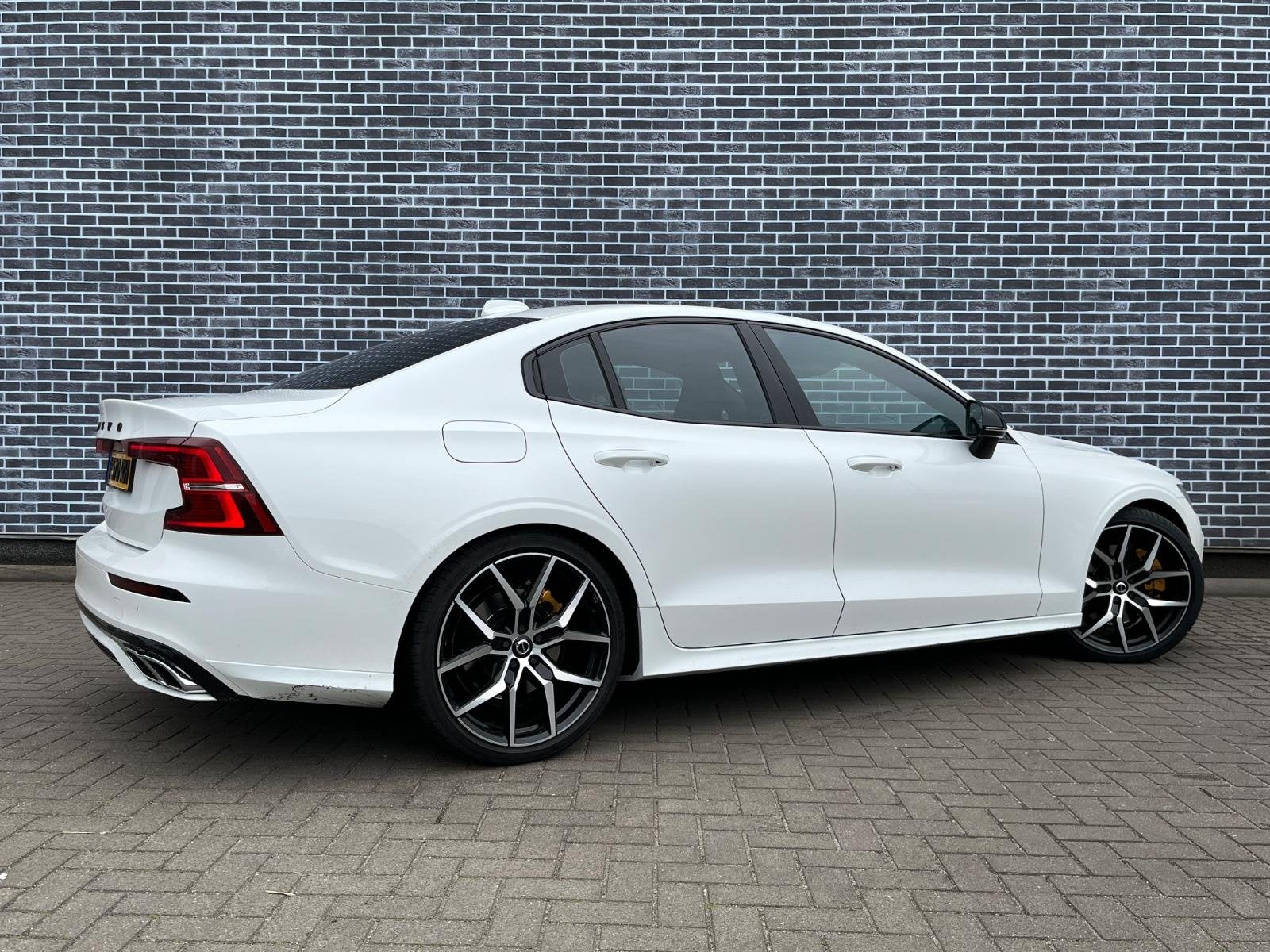 Volvo S60 2.0 B5 R-Design | Panoramadak | Harman Kardon Audi, Auto's, Volvo, 15 km/l, Euro 6, 4 cilinders, Wit