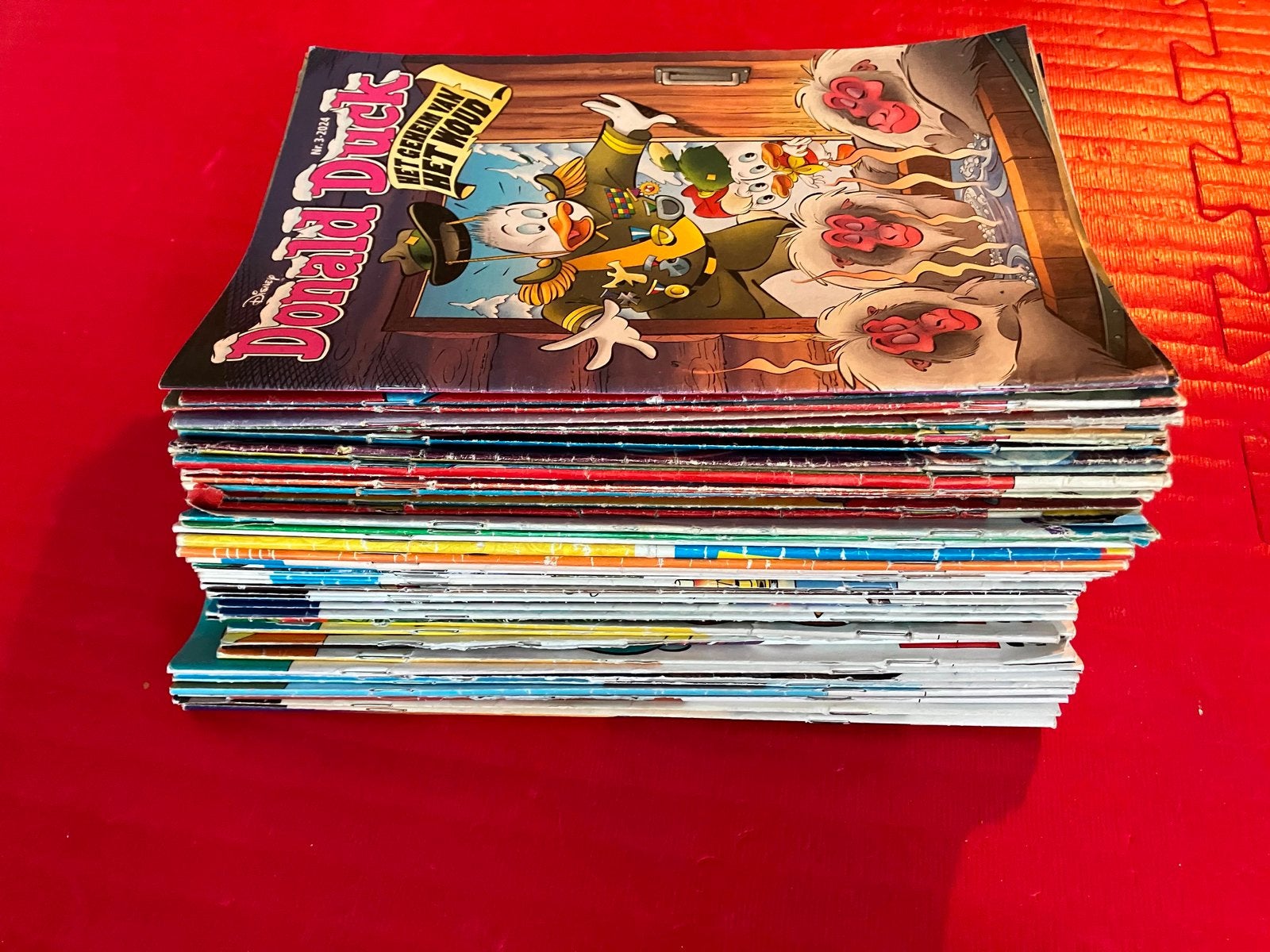 Stapel Donald Duck Extra, Meerdere comics, Ophalen, Gelezen, Europa