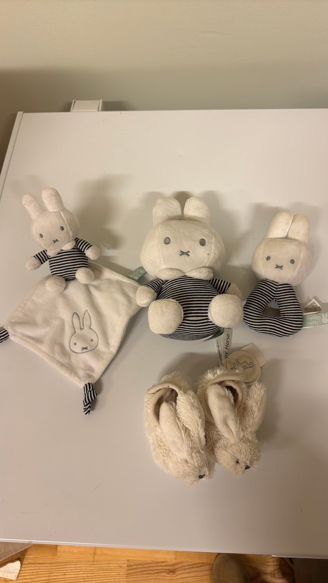 Nijntje baby knuffels en babyslofjes, Nijntje, Ophalen of Verzenden, Wit, Konijn