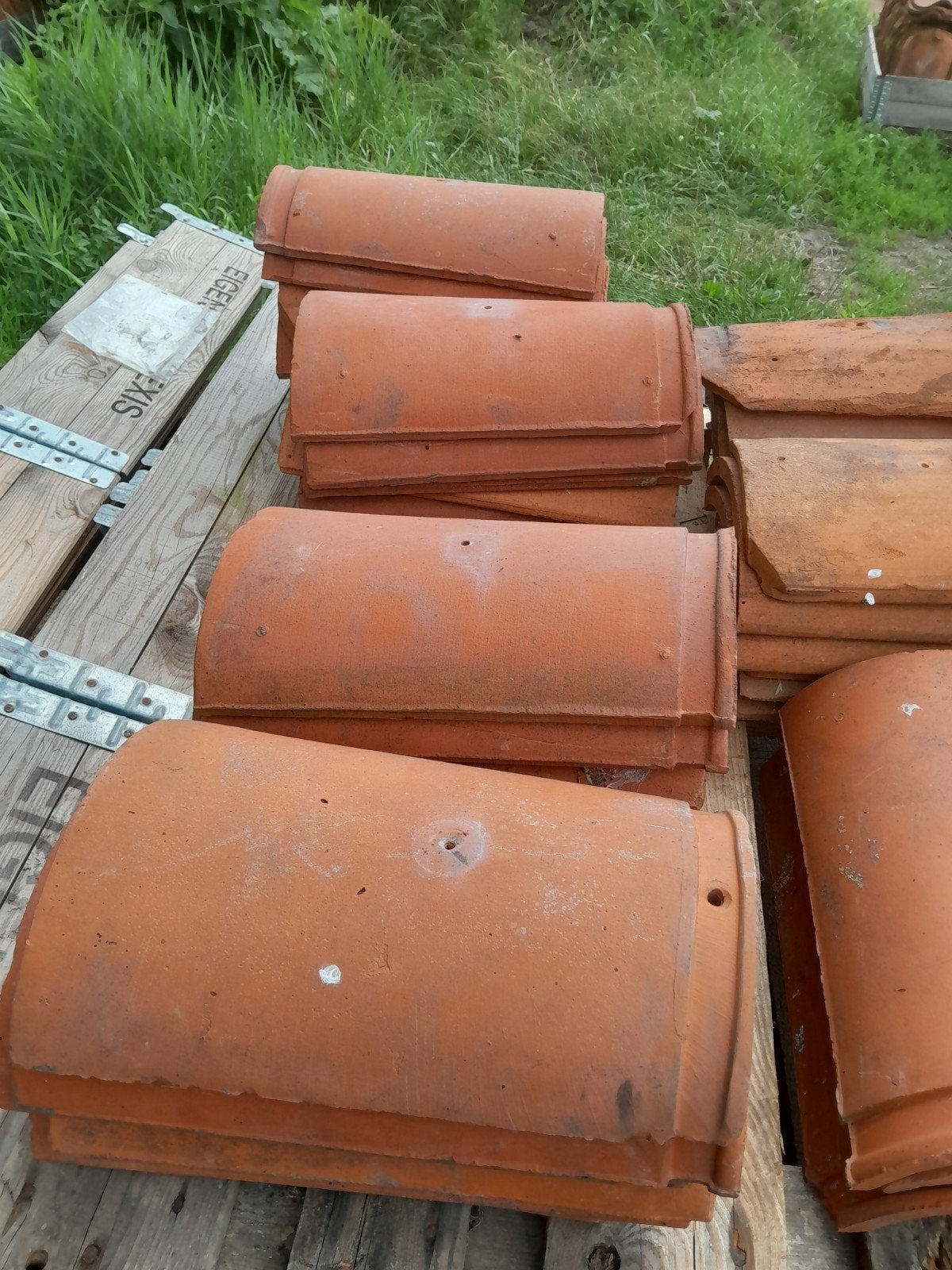 Hoek-nokvorst nieuw model met rand, ca. 25 stuks, 37 cm, Ophalen of Verzenden, Steen of Klei, Minder dan 5 m², Dakpannen