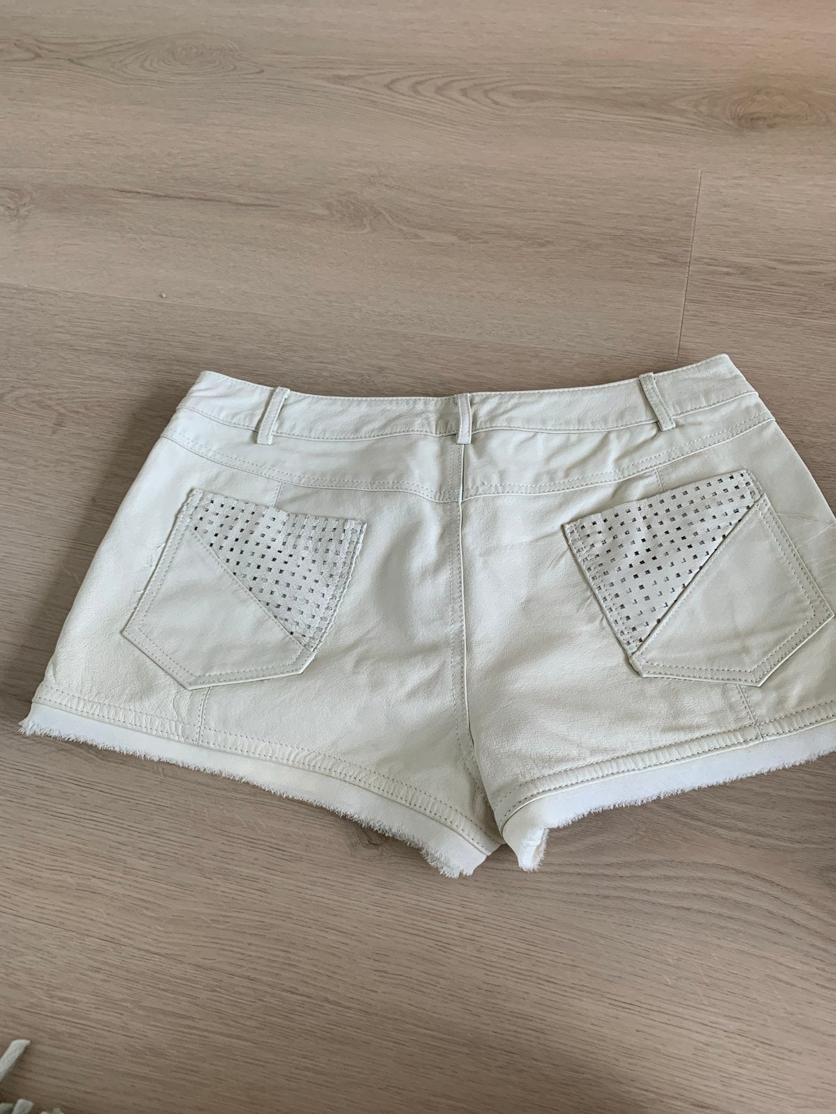 Korte witte lederen broek River Island maat 10, Kort, Wit, Ophalen of Verzenden, Maat 36 (S)