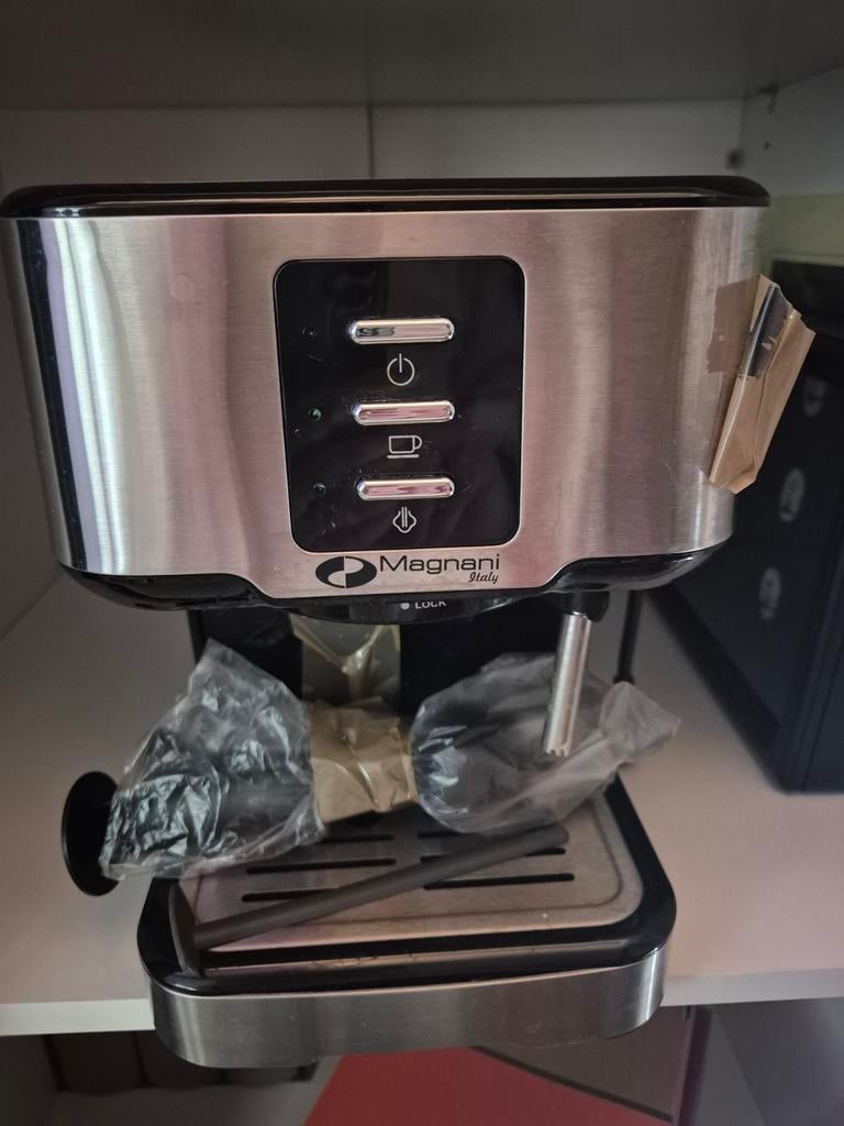 Magnani Italy Espresso Apparaat - Nieuw in Doos, Stoompijpje, Espresso apparaat, Nieuw, Gemalen koffie