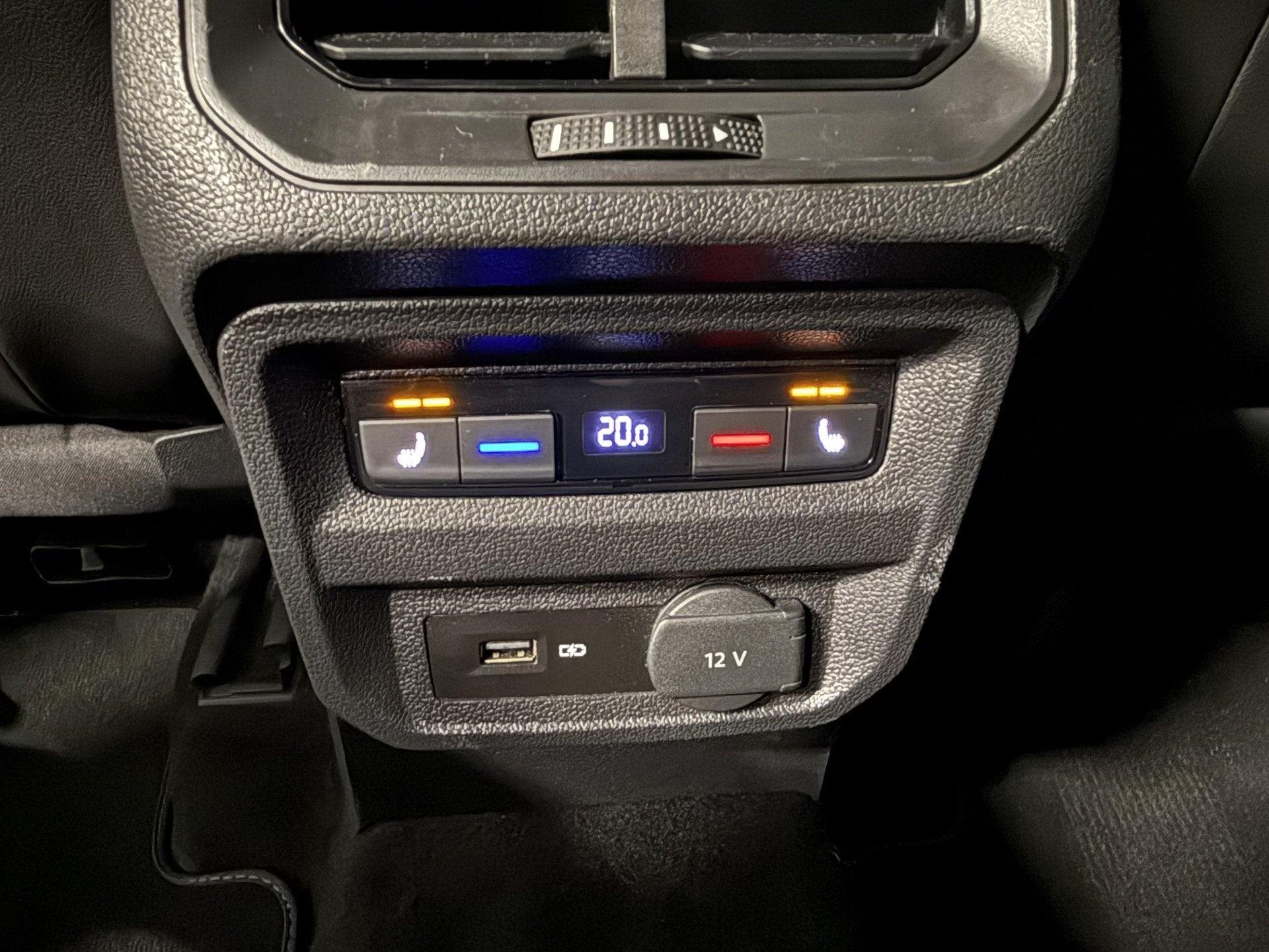 Foto 43 van Volkswagen Tiguan 2.0 TSI 4Motion 3x R-Line BLACK PANO/VOL-L