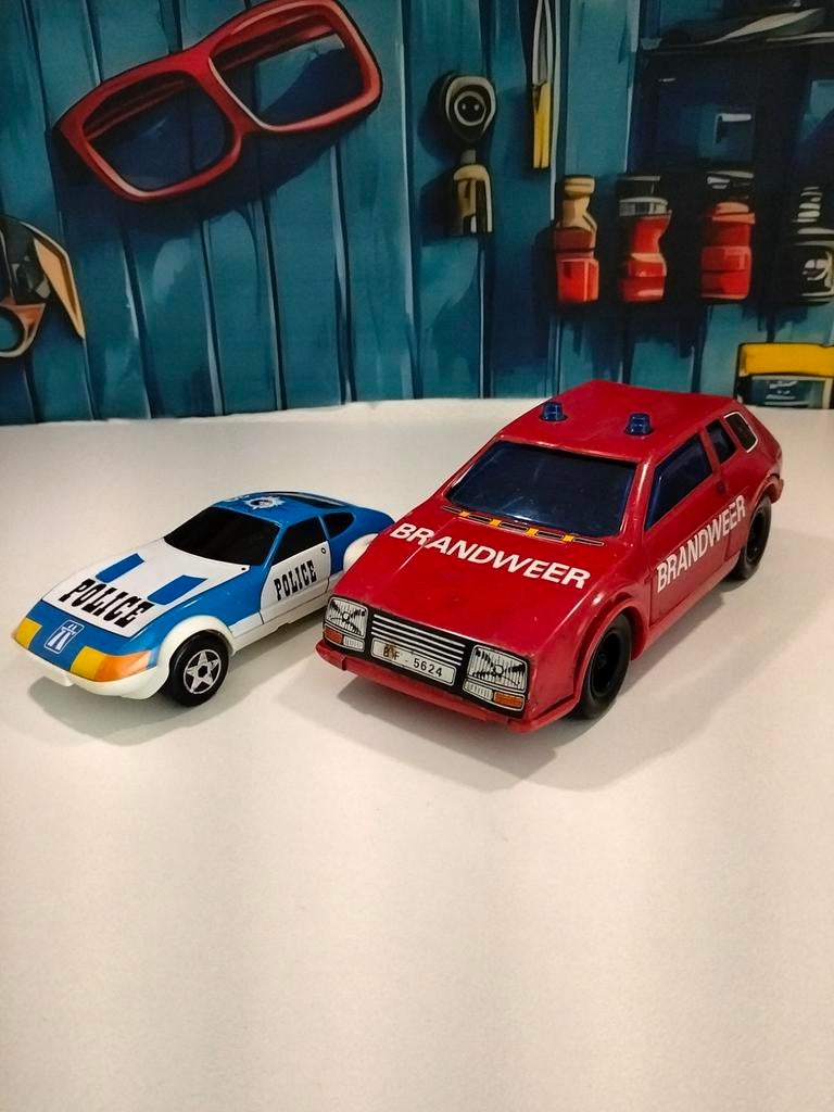 Joustra politie en brandweerwagen, Ophalen of Verzenden