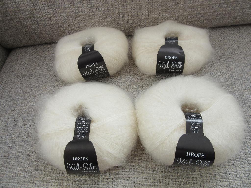4 bolletjes Drops Kid Silk - 01 naturel - mohair en zijde, Verzenden, Nieuw, Breien of Haken, Wol of Garen