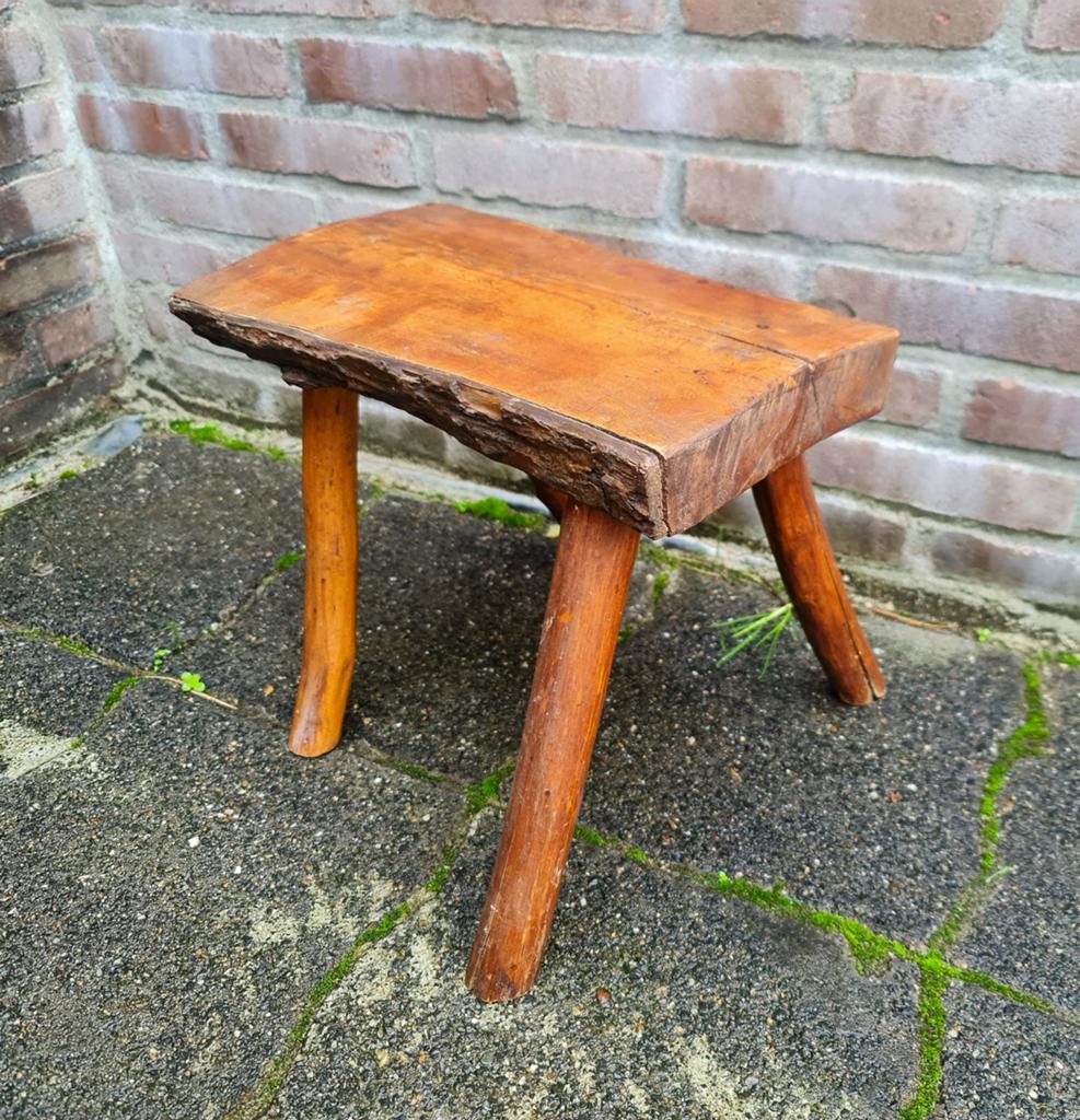 Plantentafel kruk ambachtelijk gemaakt hout gesigneerd uniek, Ophalen, Hout