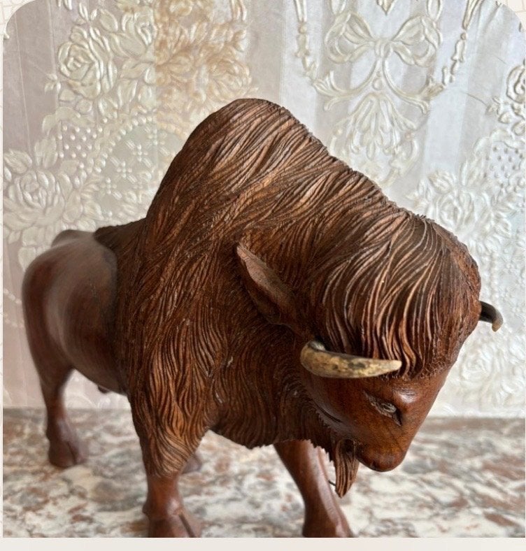 Houten buffel beeld, Houtsnijwerk, Ophalen of Verzenden, Zoogdier, 20 - 50 cm