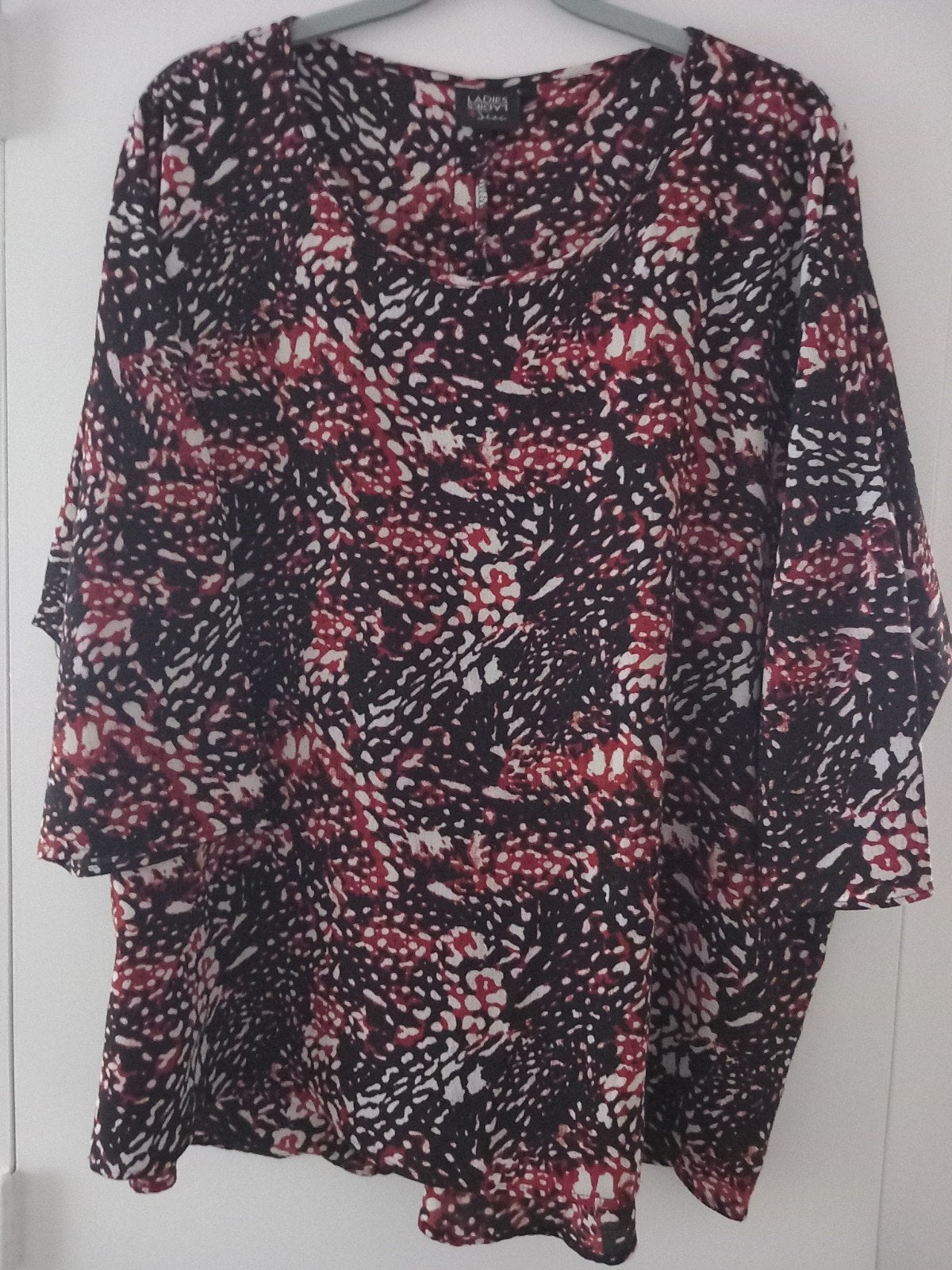 Nieuw! Zwart/bruin/witte tuniek,  mt 50/52, prachtige mouwen, Kleding | Dames, Grote Maten, Ophalen of Verzenden, Nieuw, Zwart