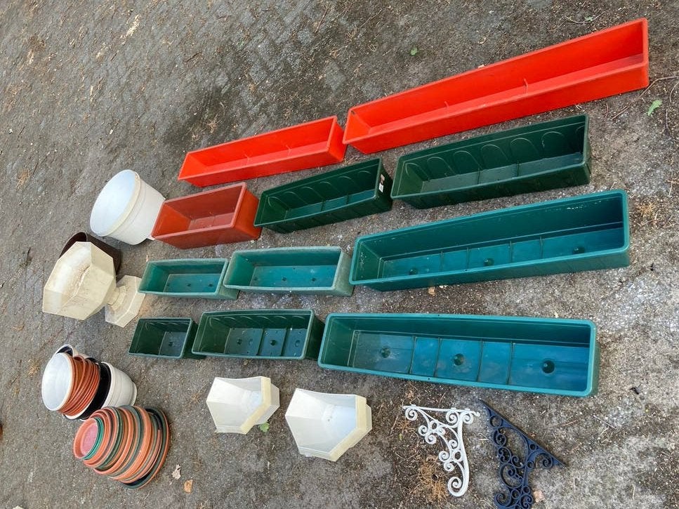 Verzameling plantenbakken en balkonbakken., Tuin en Terras, Ophalen, Kunststof, Gebruikt, Rechthoekig