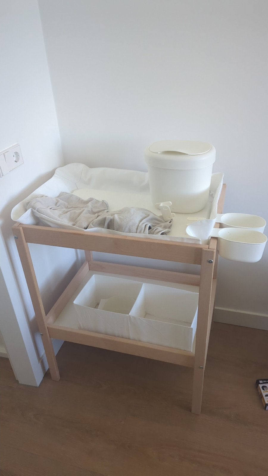 IKEA SNIGLAR Commode met verschoonkussen en accessoires, Kinderen en Baby's, Kinderkamer | Commodes en Kasten, Ophalen, Zo goed als nieuw