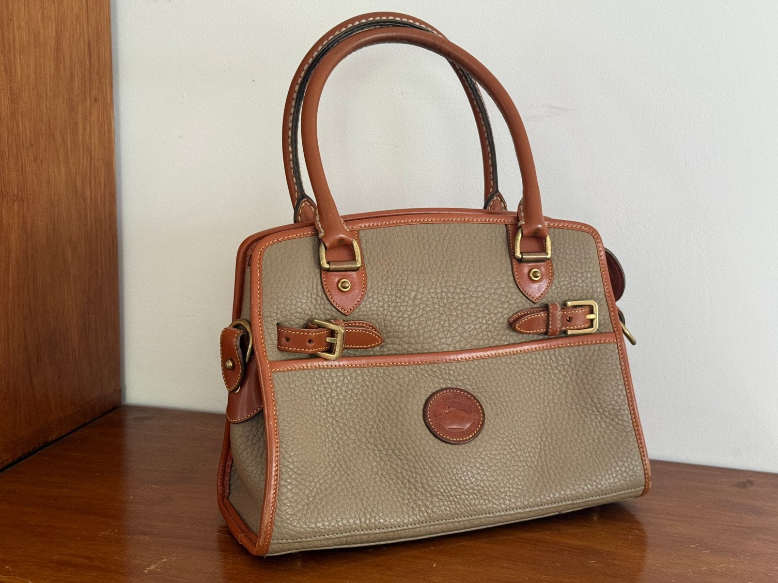Dooney & Bourke All-Weather Leather Handbag Purse, Ophalen of Verzenden, Zo goed als nieuw, Zwart, Schoudertasje