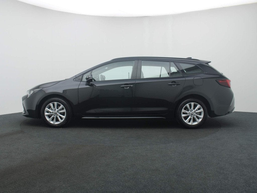 Toyota Corolla Touring Sports Hybrid 140 Active (bj 2026), 12 maanden, 4 cilinders, Corolla, Zwart